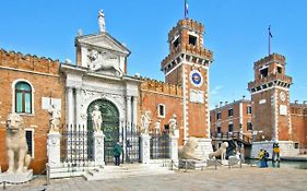 Casetta Sulla Laguna